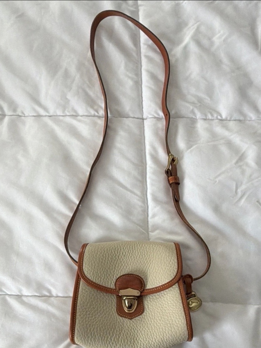 Vintage Dooney & Bourke shoulder saddle bag